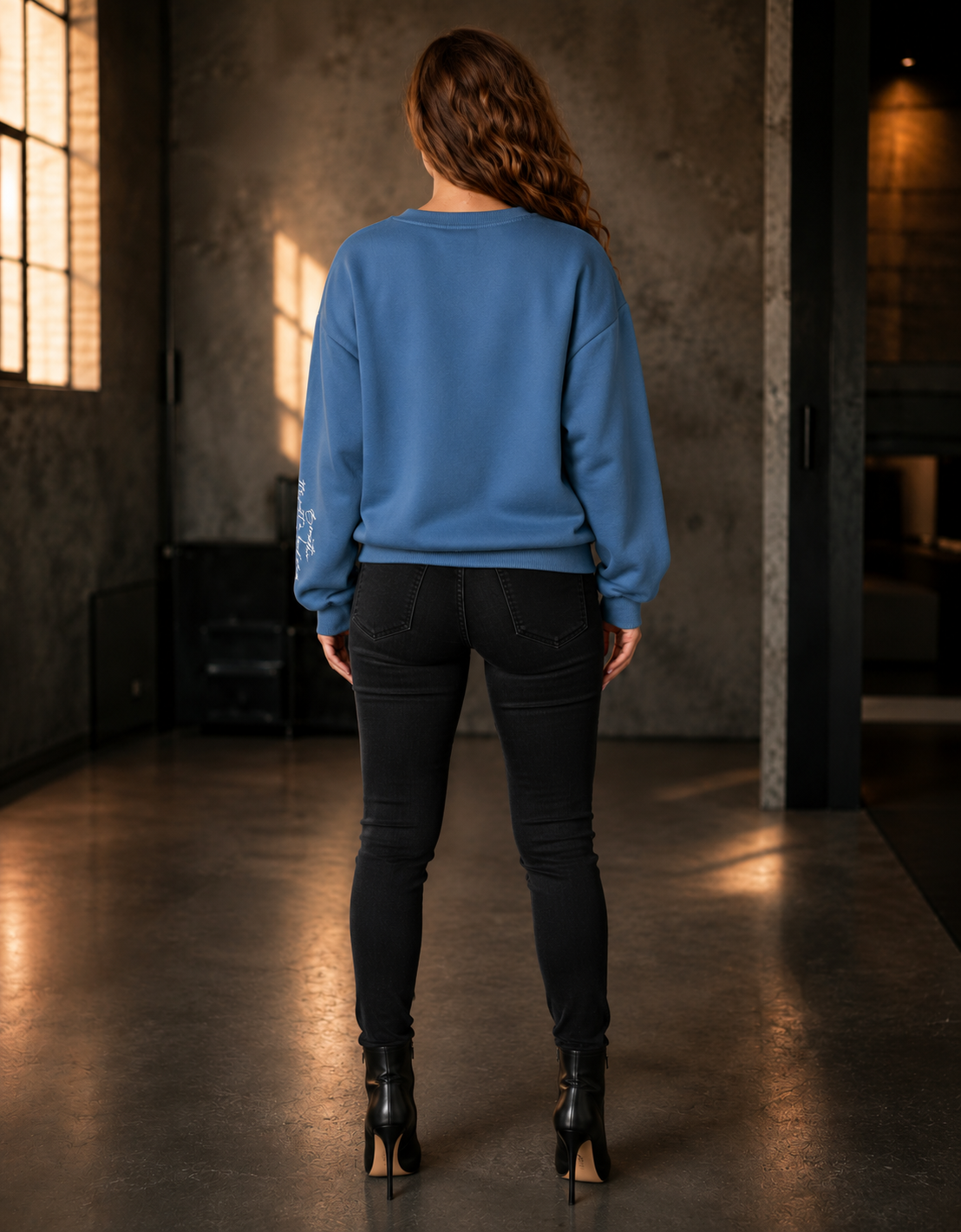 Women's Trendy Round-Neck Style Sweatshirt